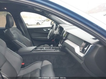 Volvo XC60 II Crossover 2.0 B6 Benzynowy Mild Hybrid 314KM 2021 Volvo XC 60 T8 R-Design 2021 2.0l 2.0 Hybryda Plug-in 313KM, zdjęcie 8