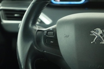 Peugeot 2008 I SUV Facelifting 1.2 PureTech 130KM 2016 Peugeot 2008 1.2 PureTech, Salon Polska, zdjęcie 12