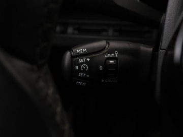 Peugeot 3008 I Crossover Facelifting 1.6 BlueHDi 120KM 2016 Peugeot 3008 Allure navi kamera półskóra hak, zdjęcie 33