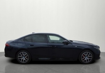 BMW Seria 5 G90-91 Sedan Plug-In 3.0 50e 489KM 2024 BMW Seria 5 550e 489KM xDrive M Sport Adaptive LED BowersWilkins Ambiente, zdjęcie 5