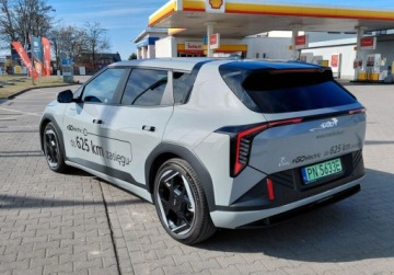 Kia 2025 Kia EV4 EV4 samochod demo dealera, wersja Business Line Elektryczny 204KM, zdjęcie 2