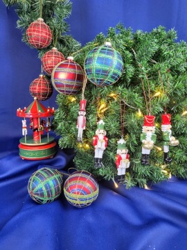 МУЗЫКАЛЬНАЯ ШКАТУЛКА КРАСНО-ЗЕЛЕНАЯ КАРУСЕЛЬ С ЛОШАДЯМИ