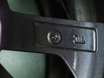 1FA 17 Skoda 5x112 ET45 7J ø57.1 57A601025AB