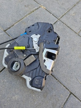 ZÁMEK DVEŘE ŘIDIČE KIZASHI