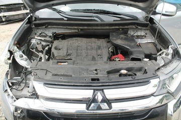 Mitsubishi Outlander III 2018 Mitsubishi Outlander ROK 2018 POJ 2,3 150 KM, zdjęcie 12