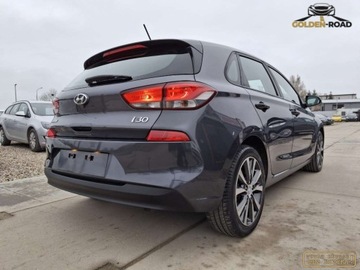 Hyundai i30 III Hatchback 1.6 CRDI DPF 95KM 2017 Hyundai i30 1,6 crdi klima elektryka alu wspomaganie oplacony 1.6 Diesel, zdjęcie 6