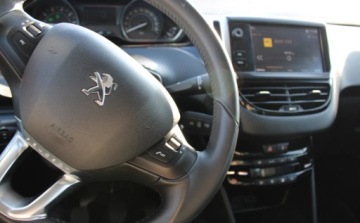 Peugeot 2008 I SUV Facelifting 1.2 PureTech 82KM 2019 Peugeot 2008 1.2B 83KM klimatronik zarejestrowany zadbany 1.2 Benzyna 83KM, zdjęcie 28