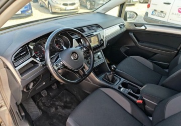 Volkswagen Touran III 1.6 TDI 115KM 2017 Volkswagen Touran swiezo sprowadzone, zarejestrowane, 7osob 1.6 Diesel, zdjęcie 14