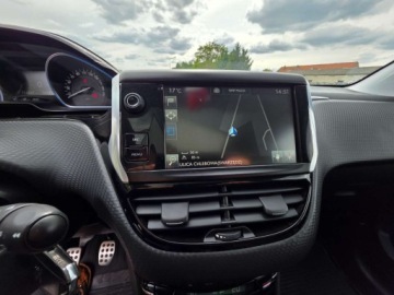 Peugeot 2008 I SUV Facelifting 1.2 PureTech 110KM 2016 Peugeot 2008 1.2 110Ps Navi Skora Panorama Zarej.PL Gwarancja 1.2, zdjęcie 13