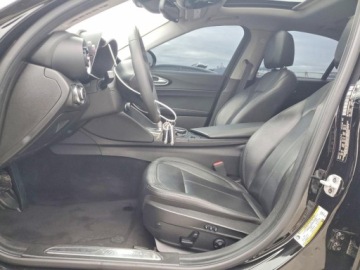 Alfa Romeo Giulia II 2019 Alfa Romeo Giulia 2019 2.0 Benzyna 280KM, zdjęcie 9