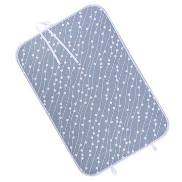 Mata do prasowania Koc pikowany izolowany