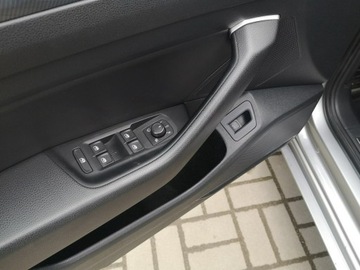 Volkswagen Arteon Fastback 2.0 TDI 190KM 2018 Volkswagen Arteon 2.0TDI 190KM R-Line Skóra, zdjęcie 11