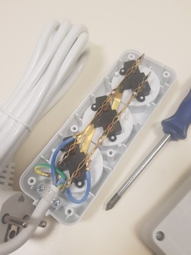 Удлинитель силовой, 3 розетки, 1,5 м, толщина 3х1,5 мм.