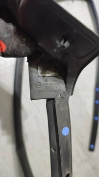 OPEL CORSA F 1.2 22R. PŘEDNÍ STRANA PRAVÁ TĚSNĚNÍ DVEŘE