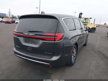 Chrysler Pacifica II 2023 Chrysler Pacifica Hybrid Touring L 2023 3.6 Hybryda 287KM, zdjęcie 5