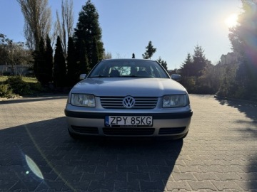Volkswagen Bora Sedan 1.6 16V 105KM 2003 Volkswagen Bora Manual | Krajowy| Po rozrządzie |, zdjęcie 1