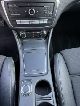 Mercedes Klasa A W176 Hatchback 5d Facelifting 200 156KM 2017 Mercedes A 200 AUTOMAT. ASYSTENT. 1.6 BEN., zdjęcie 23