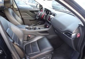 Jaguar F-Pace SUV 3.0 TDV6 300KM 2016 Jaguar F-Pace 3.0D 300KM Automat Led Skora Navi Bezwypadkowy Zarejestrowany, zdjęcie 13