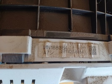 MITSUBISHI GRANDIS PŘÍSTROJOVÁ DESKA MN188384