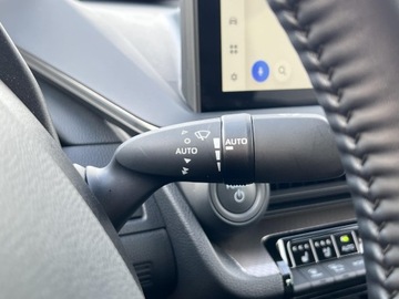 Toyota Prius V (XW60) 2.0  Hybrid Dynamic Force Plug-in 223KM 2023 Toyota Prius Plug-in Hybrid Executive V (2023-), zdjęcie 23