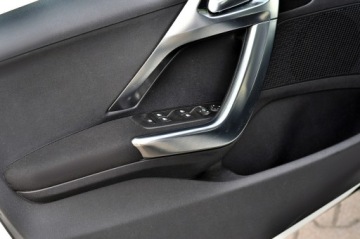 Peugeot 2008 I SUV Facelifting 1.2 PureTech 82KM 2017 Peugeot 2008 1,2 Benzyna Ledy Navi Skóra, zdjęcie 12