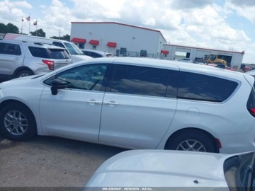 Chrysler Pacifica II 2024 Chrysler Pacifica Touring L 2024 3.6 Benzyna 287KM, zdjęcie 2