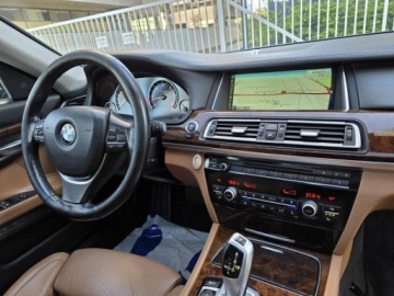 BMW Seria 7 F01 Sedan Facelifting 730d 258KM 2012 BMW 7 730d xDrive 3.0l diesel 258KM xDrive AWD/4X4 8 lat w jednych rękach, zdjęcie 9