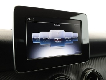 Mercedes GLA I Off-Roader Facelifting 1.6 180 122KM 2019 Mercedes GLA 180 navi klima grzane fotele czujniki, zdjęcie 22