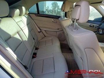Mercedes Klasa E W213 2016 Mercedes-Benz Klasa E _E 350_3.5 L_V6_RWD_2016 3.5 Benzyna 302KM, zdjęcie 8