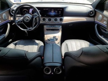 Mercedes Klasa E W213 2022 Mercedes-Benz Klasa E 2022, 2.0L, od ubezpieczalni 2.0 Benzyna 255KM, zdjęcie 6