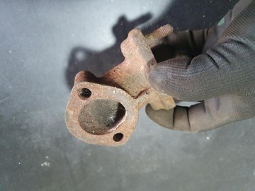 АВТОМОБИЛЬ ФИАТ 126 МАЛУХ ВЫПУСКНОЙ ПАТРУБОК ОРИГИНАЛЬНЫЙ ТВЕРДЫЙ