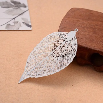 Vintage Chinese Style Bookmark Metal Hollow Maple