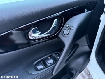 Nissan Qashqai II Crossover 1.2 DIG-T 115KM 2015 Nissan Qashqai Nissan Qashqai 1.2 DIG-T N-Vision 1.2 Benzyna 115KM, zdjęcie 25