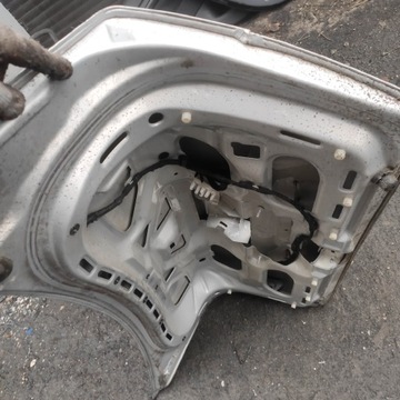 VW BORA LB7W СЕРЕБРЯНАЯ ЗАДНЯЯ КРЫШКА БАГАЖНИКА