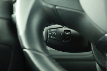 Peugeot 208 I Hatchback 5d Facelifting 1.2 PureTech 82KM 2018 Peugeot 208 1.2 PureTech, Salon Polska, zdjęcie 11