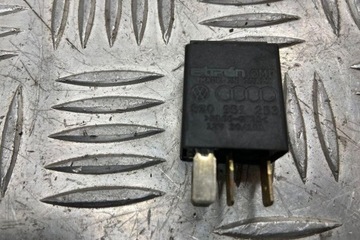 RELÉ VW TOURAN (1T3) 8Z0951253 2.0L DIESEL 103KW 2006