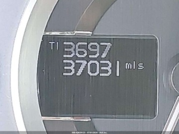 Aston Martin DB9 2015 Aston Martin DB9 Carbon Edition 2015 6.0l 6.0 Benzyna 510KM, zdjęcie 12