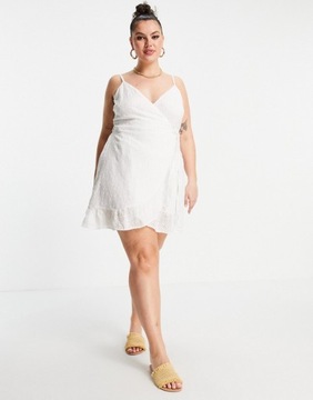 Biała letnia sukienka mini plus size defekt 52