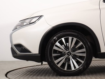 Mitsubishi Outlander III SUV Facelifting 2017 2.0 150KM 2018 Mitsubishi Outlander 2.0, Salon Polska, zdjęcie 12