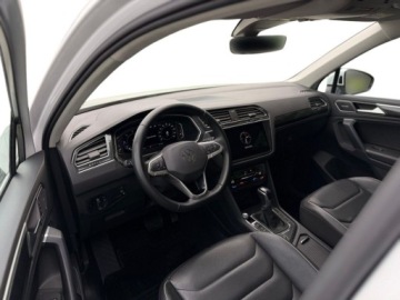 Volkswagen Tiguan II SUV Facelifting 2.0 TDI 200KM 2022 Volkswagen Tiguan Bogate wyposazenie drugi komplet kol LEDMatrix Hak Head-, zdjęcie 8