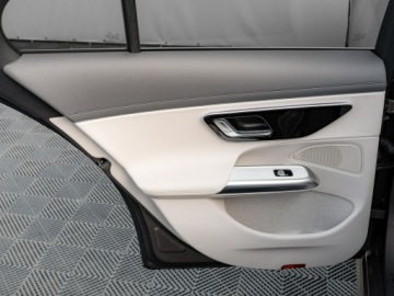 Mercedes Klasa E W214 Sedan 2.0 220d 197KM 2025 Mercedes E 220 4MATIC Avantgarde Szklany Dach, zdjęcie 21