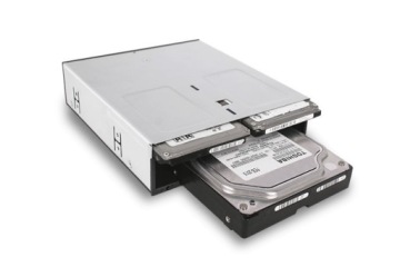 ICY DOCK Внутренняя док-станция: 2 жестких диска/твердотельных диска SATA 2,5 дюйма и 1 твердотельный накопитель SATA 3,5 дюйма (файл