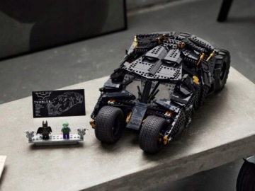 LEGO DC Batman Бэтмобиль-тумблер 76240