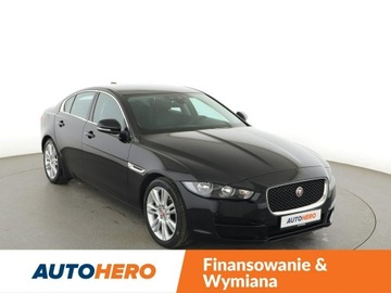Jaguar XE Sedan 2.0 i4 180KM 2018 Jaguar XE niski przebieg skóra navi virtual, zdjęcie 9