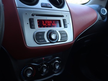 Alfa Romeo MiTo Hatchback 3d 1.4 16v 78KM 2009 Alfa Romeo MiTo 1.4 MPI, Salon Polska, Klima, zdjęcie 11