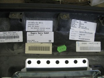 AUDI R8 420 4,2 V8 2008 - DESKA ROZDĚLOVAČE
