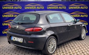 Alfa Romeo 147 Hatchback 1.6 i 16V T.Spark 120KM 2007 Alfa Romeo 147 1.6 benzyna 120 ,2007 1.6 Benzyna 120KM, zdjęcie 3