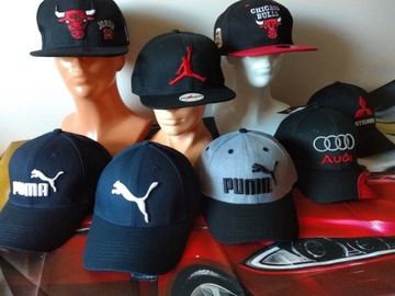 Черная кепка Mitsubishi с вышитым логотипом MMC.