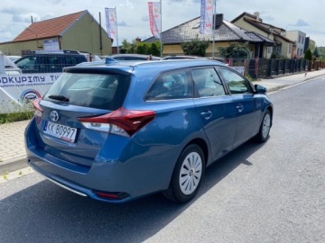 Toyota Auris II Touring Sports Facelifting 1.8 Hybrid 136KM 2016 Toyota Auris HYBRYDA AUTOMAT KLIMATYZACJA NAWIGACJA KAMERA TEMPOMAT GRZANE, zdjęcie 3