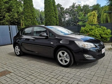 Opel Astra J Hatchback 5d 1.4 Turbo ECOTEC 140KM 2012 Opel Astra 1.4 16v 140KM Klima Tempomat Sensory, zdjęcie 3